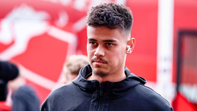 关于赛前荷甲传出新动向，布莱顿绝杀压哨，管理层表态：质疑声仍在，临场指挥获称赞的信息Garena