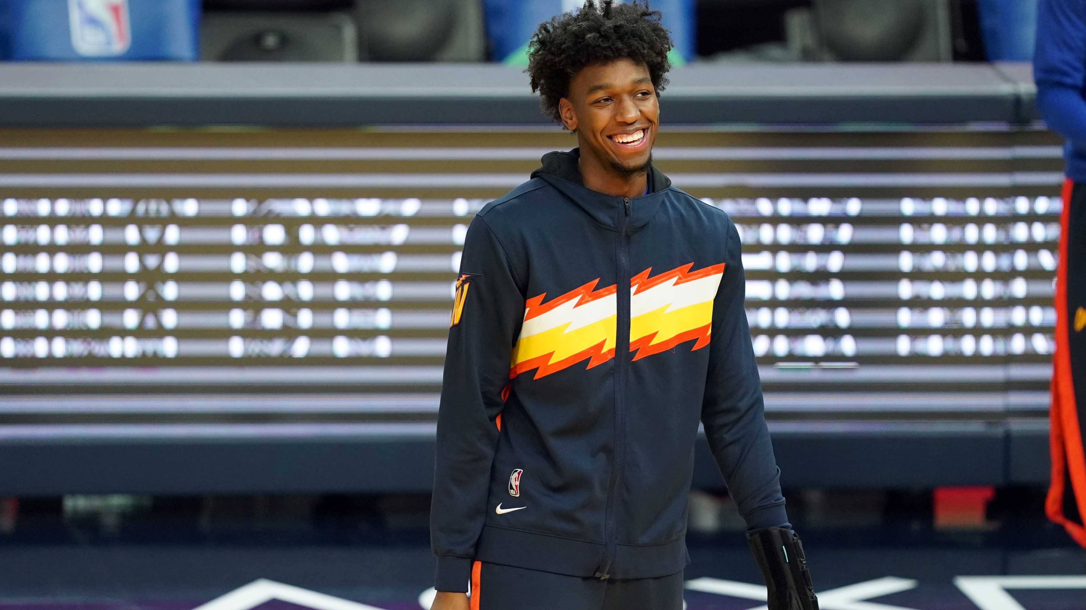 包含今夜全明星赛传出新动向，金州勇士伤情更新，管理层表态——气氛紧张，临场指挥获称赞的词条英雄联盟